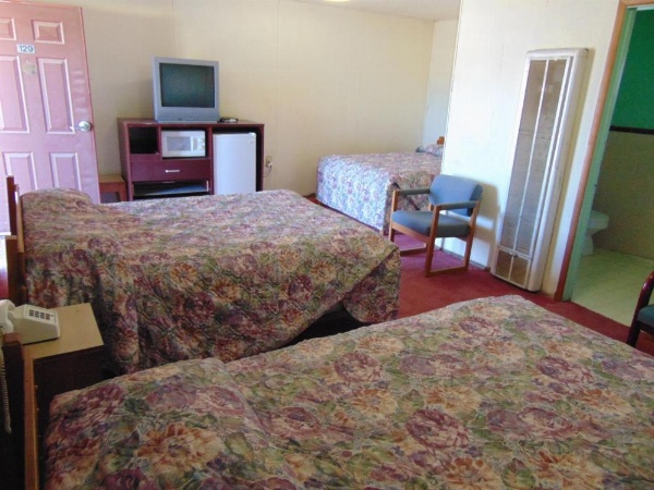 HERITAGE BUDGET INN image 17