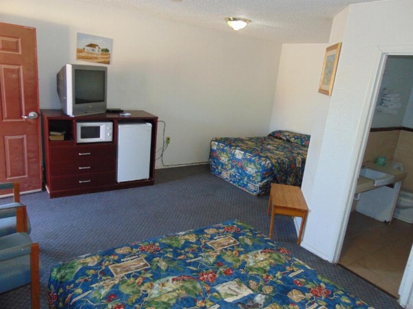 HERITAGE BUDGET INN image 19