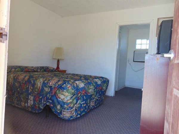 HERITAGE BUDGET INN image 21