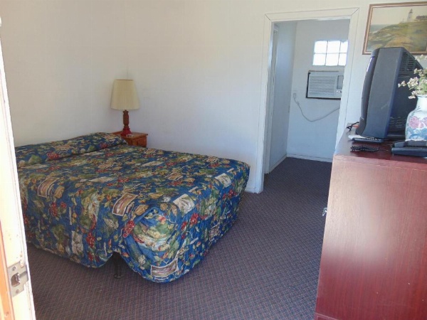 HERITAGE BUDGET INN image 23