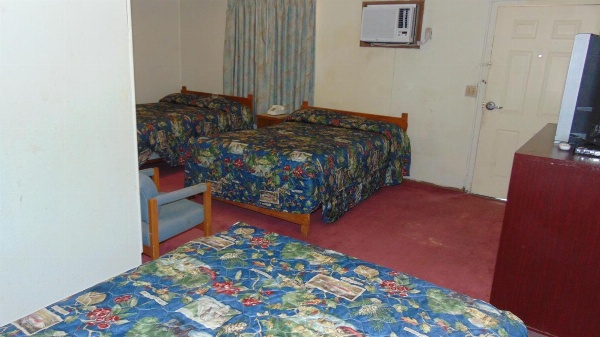 HERITAGE BUDGET INN image 6