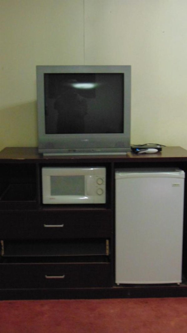 HERITAGE BUDGET INN image 8