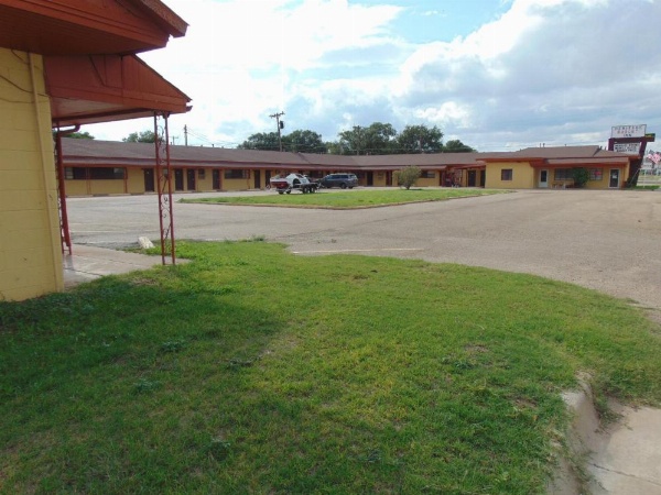 HERITAGE BUDGET INN image 9